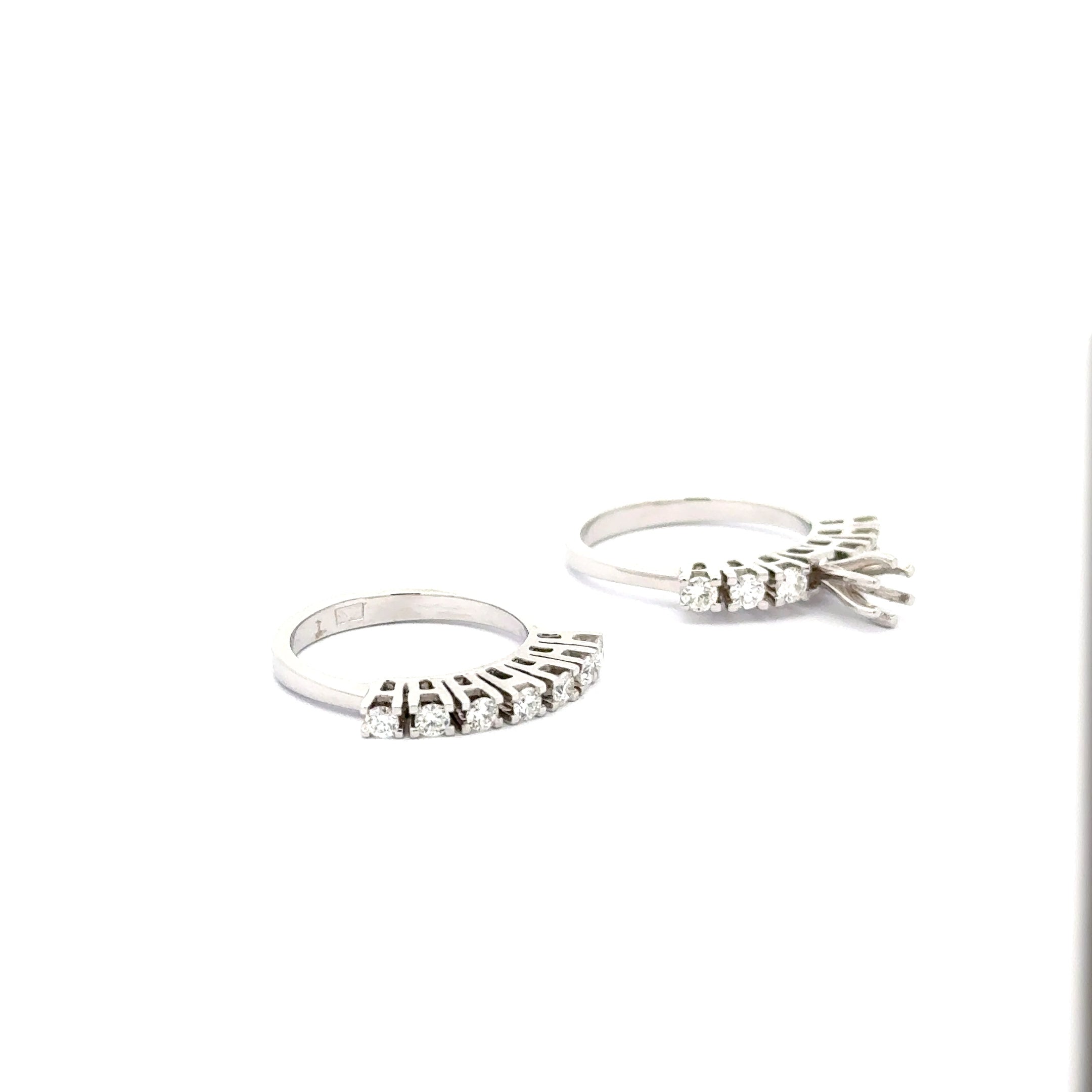White Gold twins Rings with Round Brilliant Diamonds