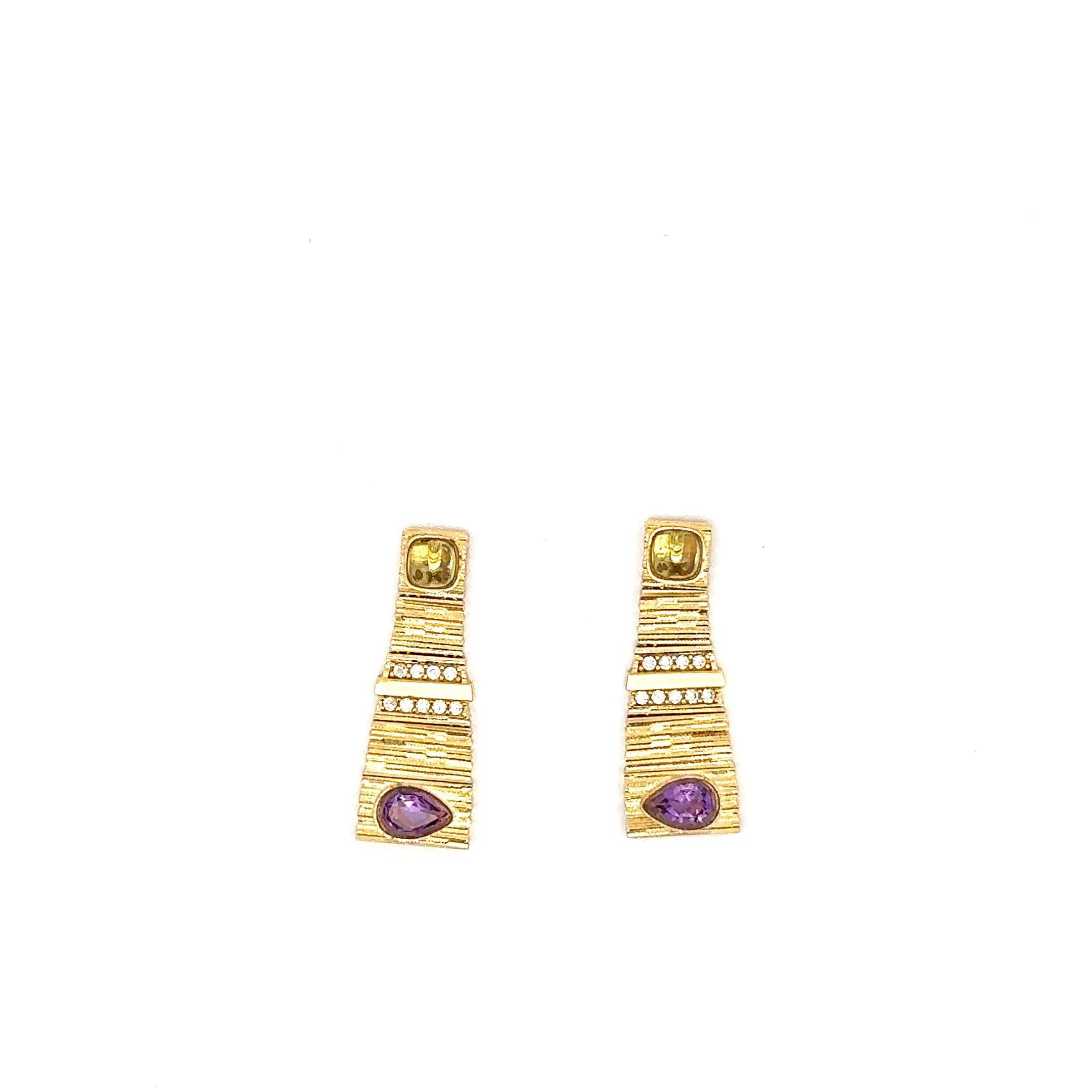 Yellow Gold Dangle Earrings with Pear-Shaped Amethyst Cabochons