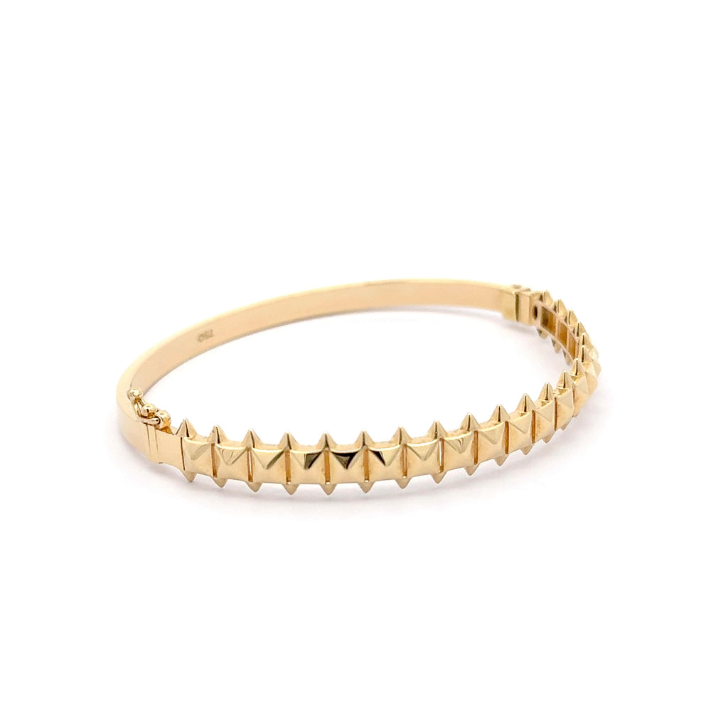 Elegant Yellow Gold Bangle Bracelet